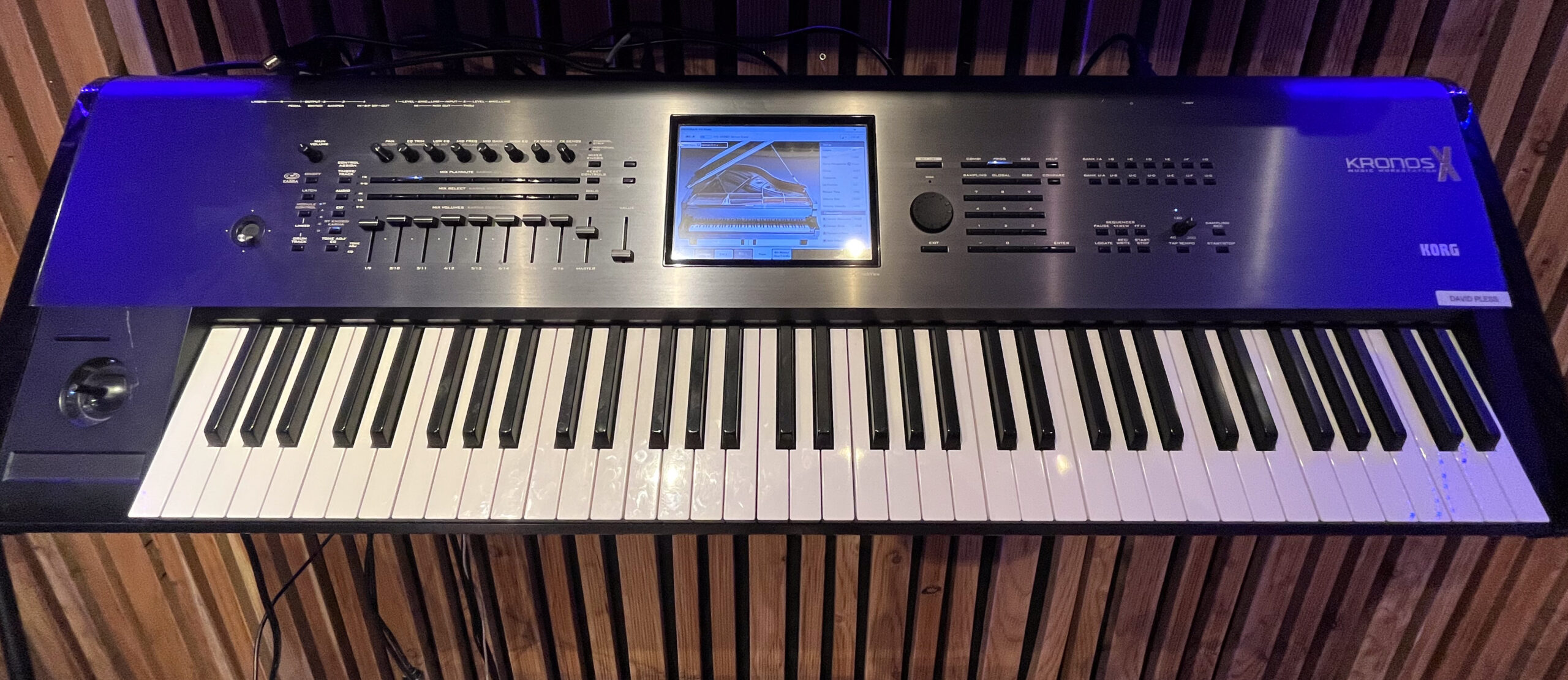 Keyboards & Synthesizere